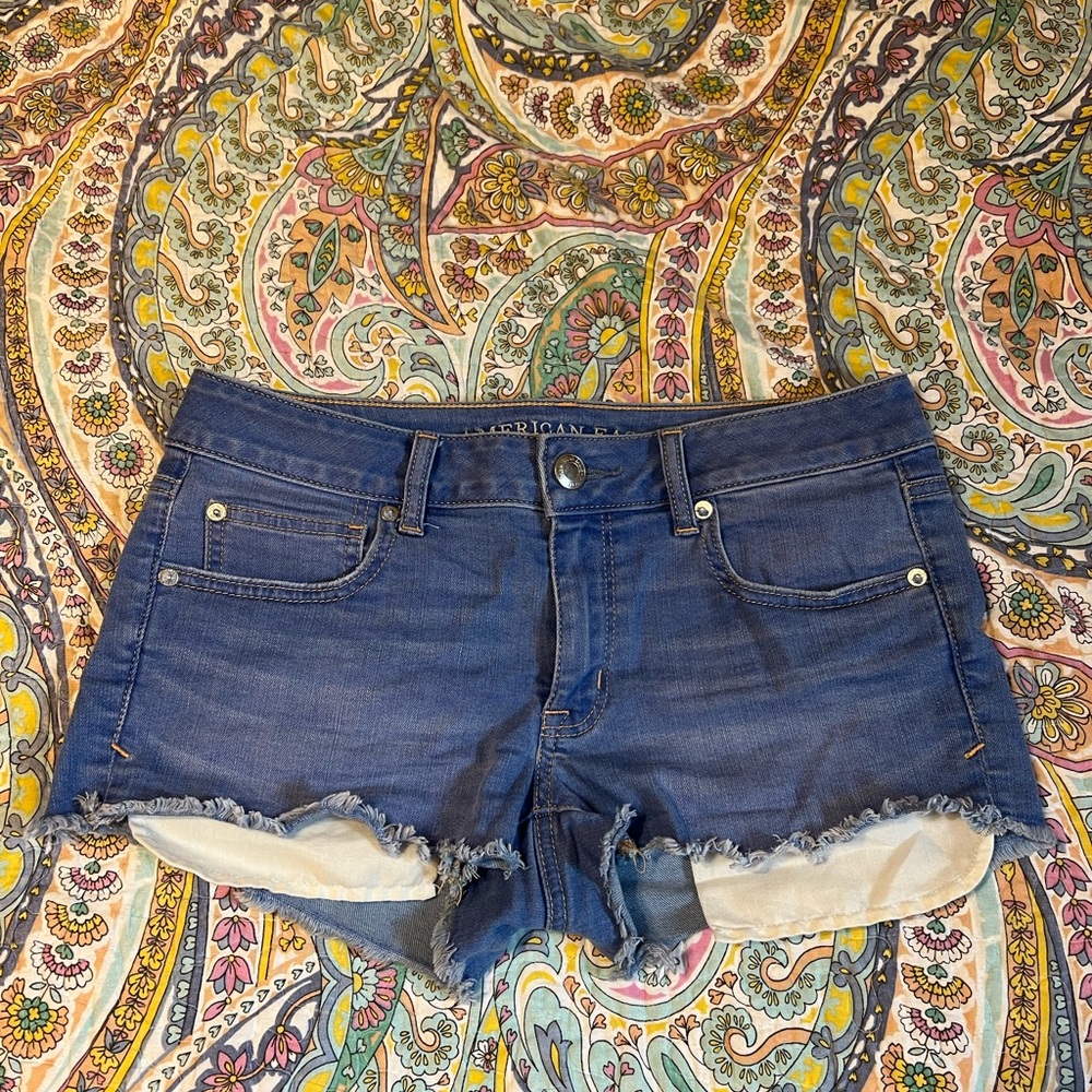 AE SHORTS SIZE 8